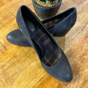 b.o.c. Born Isla Navy Pumps